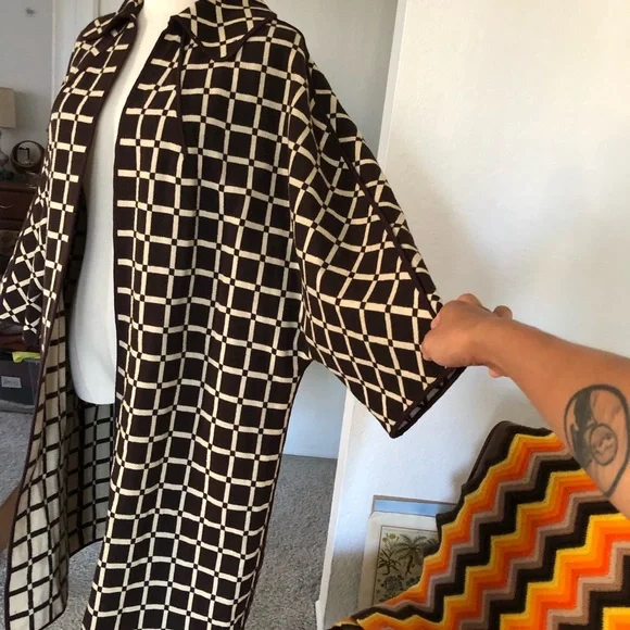 SOLD Vintage 1960s Classic Grid Square Wool Coat - Picture 4 of 10